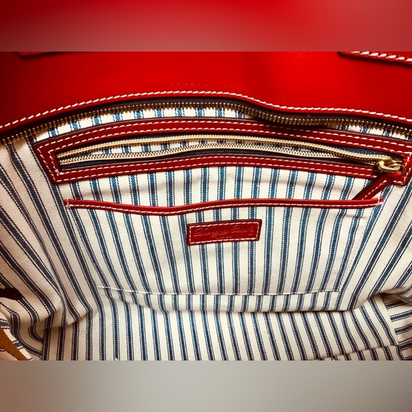 DOONEY & BOURKE BEACON SMOOTH LEATHER LARGE ZIP TOTE RED BAG EUC J17038834 $268 - Picture 9 of 16